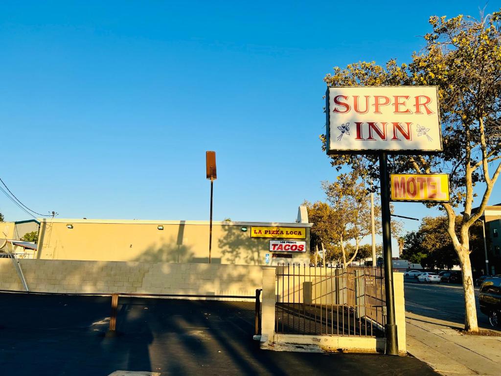 Super Inn motel By Downtown Pomona